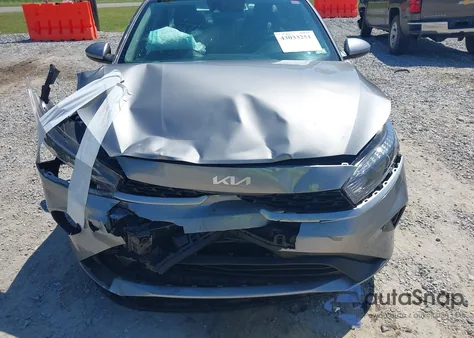 2024 Kia Forte Lxs z USA, uszkodzony, nr VIN 3KPF24ADXRE786939